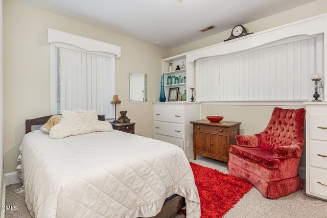 54 Holland S Drive, Smithfield, NC 27577
