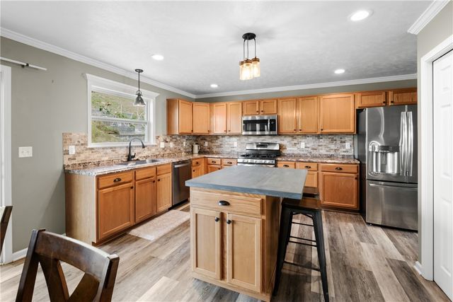 426 Patriot Dr, Collier Twp, PA 15106