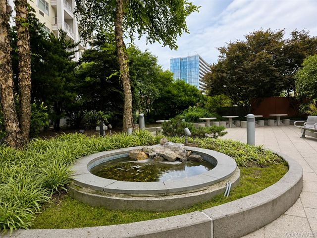 4022 College Point Boulevard 9P, Flushing, NY 11354