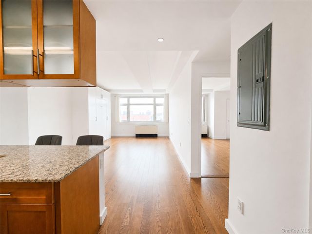 4022 College Point Boulevard 9P, Flushing, NY 11354