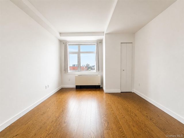 4022 College Point Boulevard 9P, Flushing, NY 11354