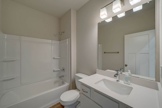 2540 E 50th Court, Des Moines, IA 50317