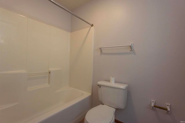 3230 E John Hinkle Place D11, Bloomington, IN 47408