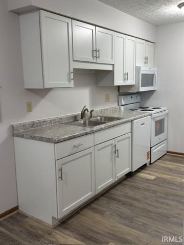 3230 E John Hinkle Place D11, Bloomington, IN 47408