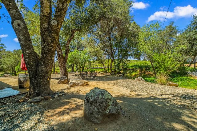 7401 Fairplay Rd, Somerset, CA 95684