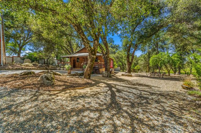 7401 Fairplay Rd, Somerset, CA 95684