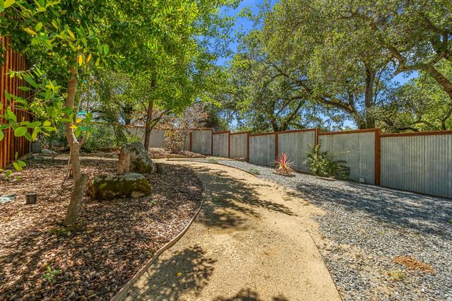 7401 Fairplay Rd, Somerset, CA 95684