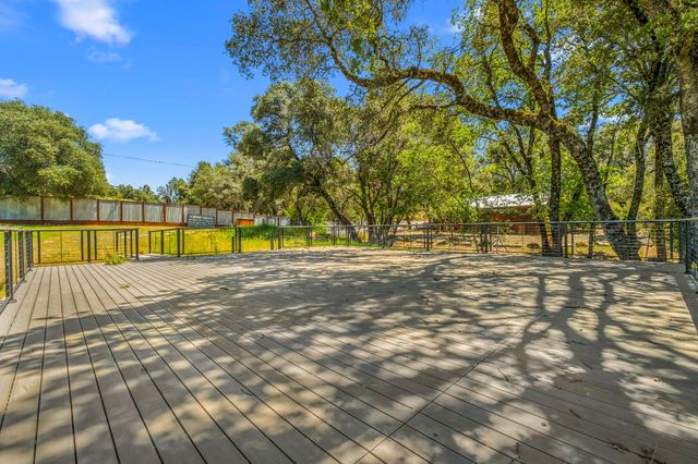 7401 Fairplay Rd, Somerset, CA 95684