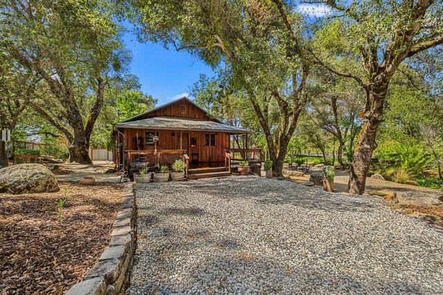 7401 Fairplay Rd, Somerset, CA 95684