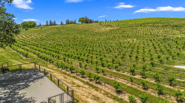 7401 Fairplay Rd, Somerset, CA 95684