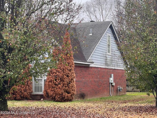 5635 Kentwood Drive, Horn Lake, MS 38637