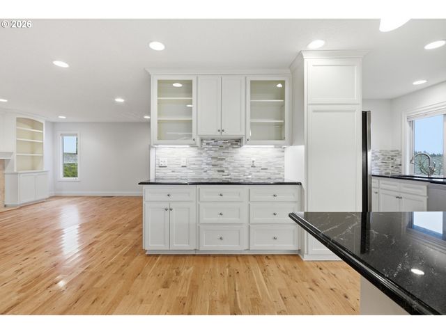 10445 Sw HIGHLAND Dr, Tigard, OR 97224