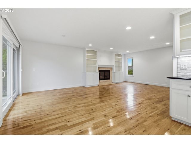 10445 Sw HIGHLAND Dr, Tigard, OR 97224