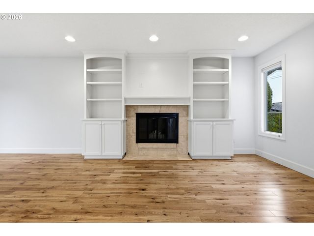 10445 Sw HIGHLAND Dr, Tigard, OR 97224