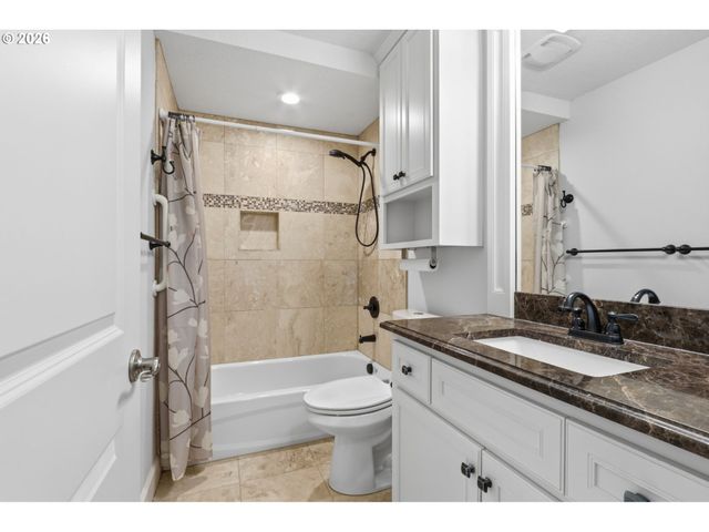 10445 Sw HIGHLAND Dr, Tigard, OR 97224