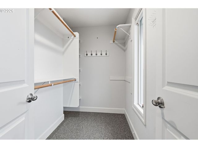 10445 Sw HIGHLAND Dr, Tigard, OR 97224