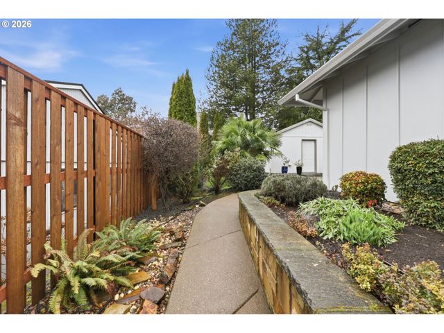 10445 Sw HIGHLAND Dr, Tigard, OR 97224