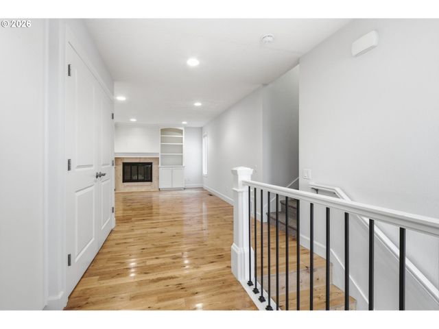 10445 Sw HIGHLAND Dr, Tigard, OR 97224