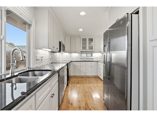 10445 Sw HIGHLAND Dr, Tigard, OR 97224