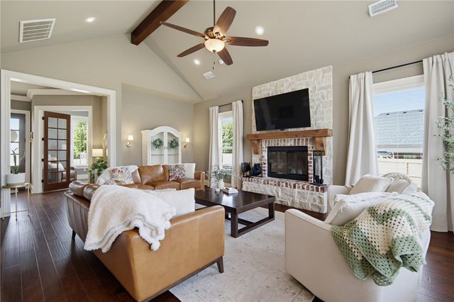 1291 Edinburgh Loop, Elm Springs, AR 72762