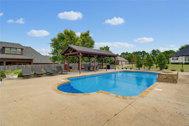1291 Edinburgh Loop, Elm Springs, AR 72762