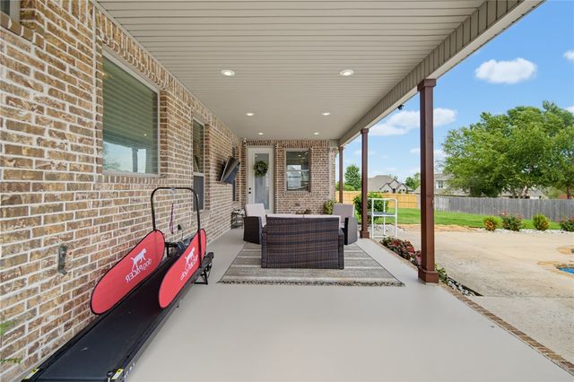1291 Edinburgh Loop, Elm Springs, AR 72762