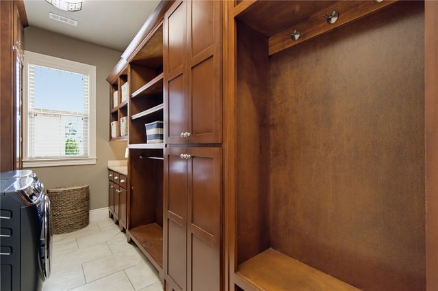 1291 Edinburgh Loop, Elm Springs, AR 72762