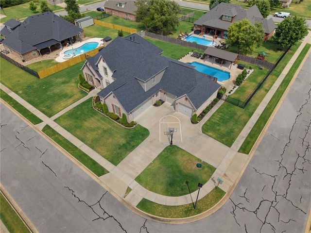 1291 Edinburgh Loop, Elm Springs, AR 72762