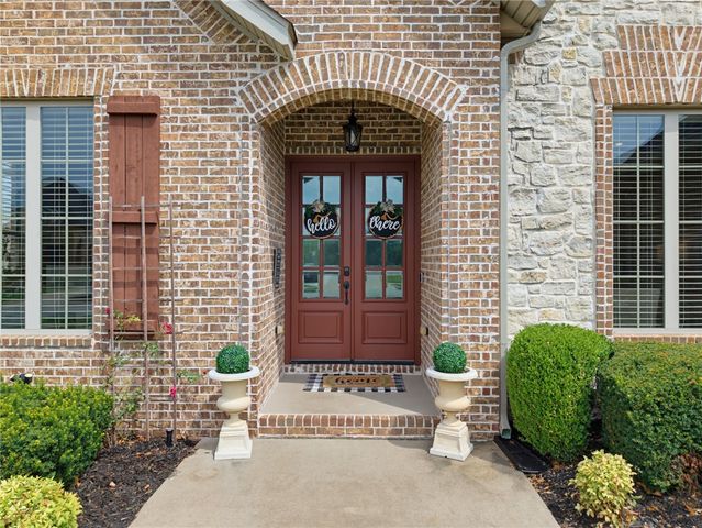 1291 Edinburgh Loop, Elm Springs, AR 72762
