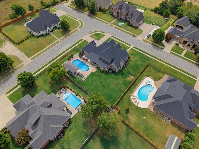 1291 Edinburgh Loop, Elm Springs, AR 72762