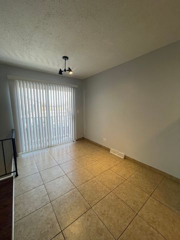 479 James Court D, Glendale Heights, IL 60139