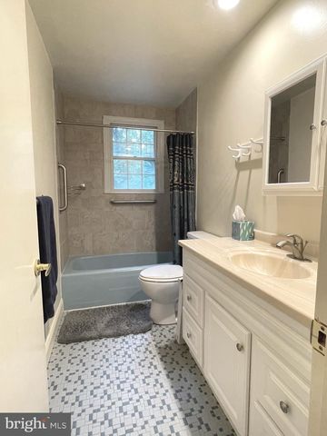 43 THE HORSESHOE, Newark, DE 19711