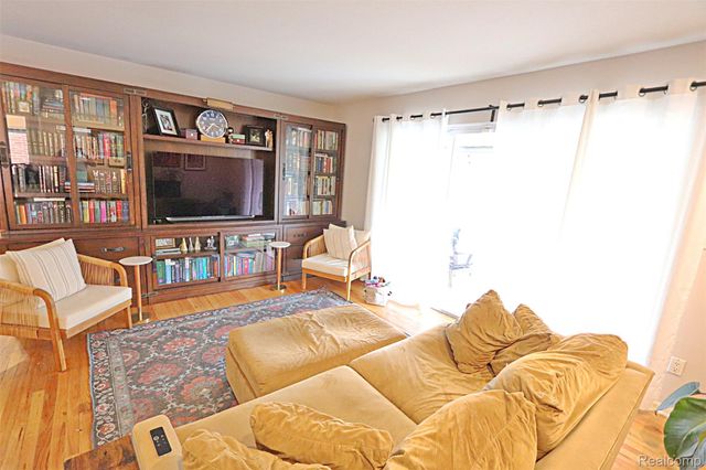 15060 Susanna Street, Livonia, MI 48154