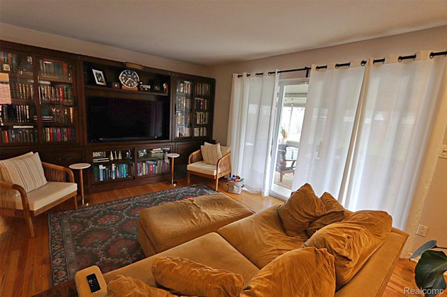 15060 Susanna Street, Livonia, MI 48154