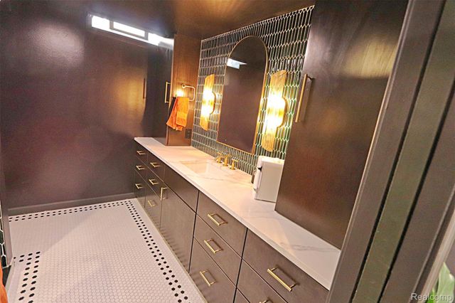 15060 Susanna Street, Livonia, MI 48154