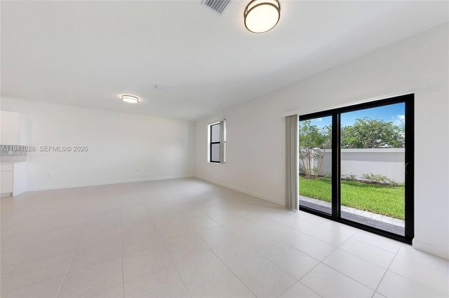 4909 Oakmont Dr, Dania Beach, FL 33312