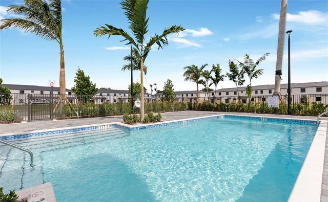 4909 Oakmont Dr, Dania Beach, FL 33312