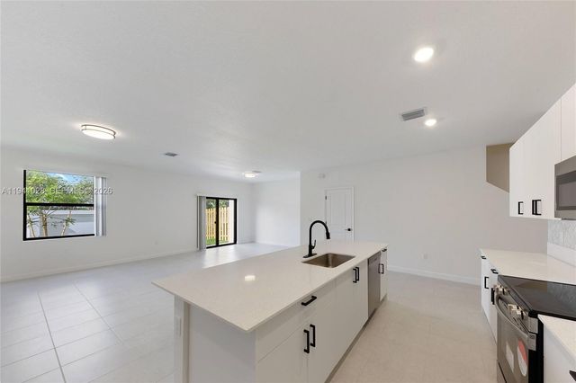 4909 Oakmont Dr, Dania Beach, FL 33312