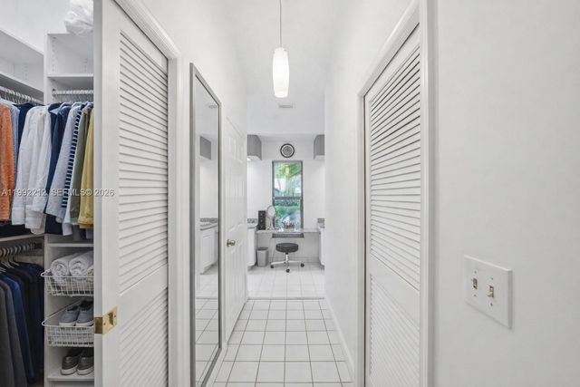 18546 Lake Bend Dr, Jupiter, FL 33458