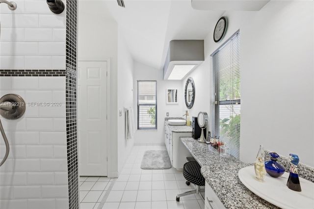 18546 Lake Bend Dr, Jupiter, FL 33458