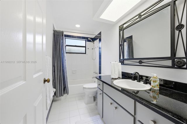 18546 Lake Bend Dr, Jupiter, FL 33458