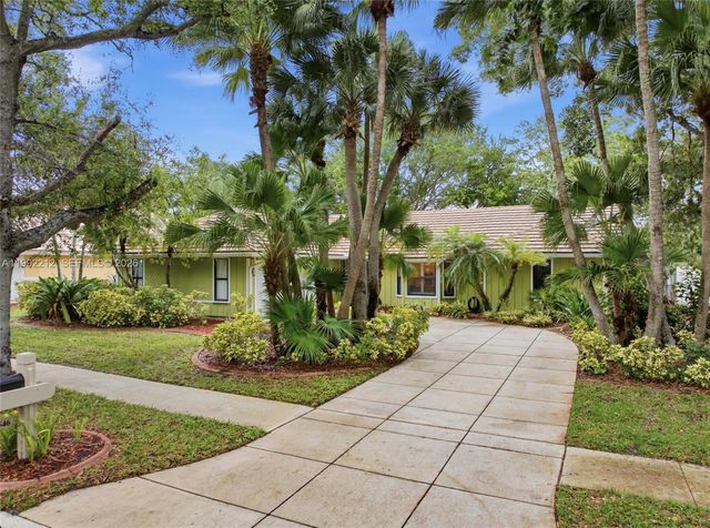 18546 Lake Bend Dr, Jupiter, FL 33458