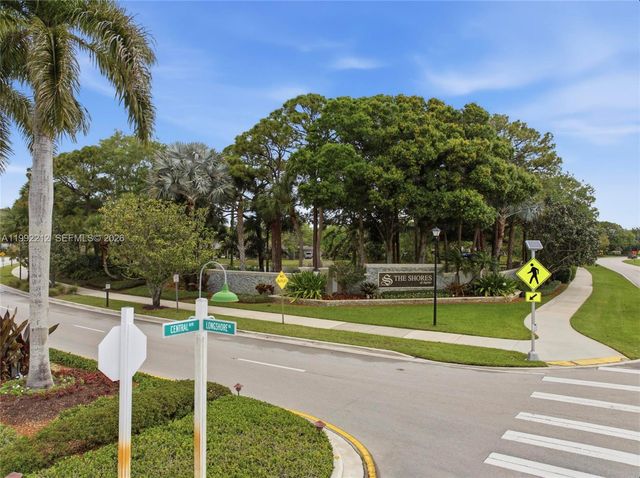 18546 Lake Bend Dr, Jupiter, FL 33458