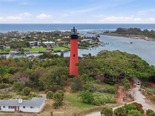 18546 Lake Bend Dr, Jupiter, FL 33458