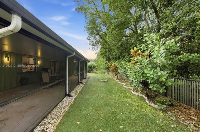 18546 Lake Bend Dr, Jupiter, FL 33458