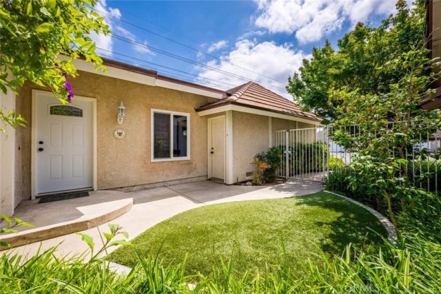 9 Badger Pass, Irvine, CA 92604
