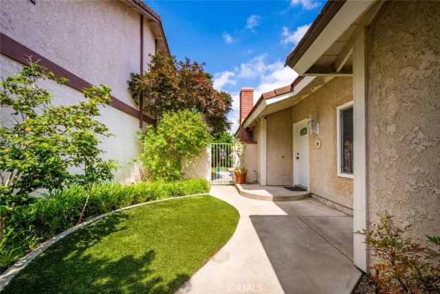 9 Badger Pass, Irvine, CA 92604