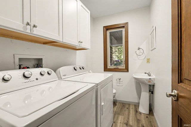 50644 Country Knolls Drive, Granger, IN 46530