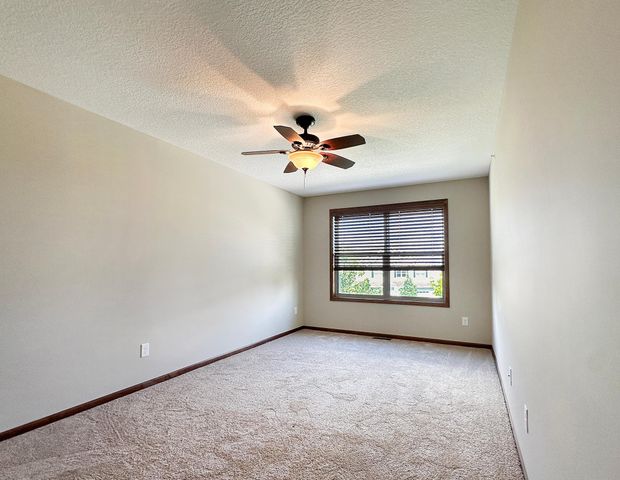 9496 Declaration Drive, Chanhassen, MN 55317