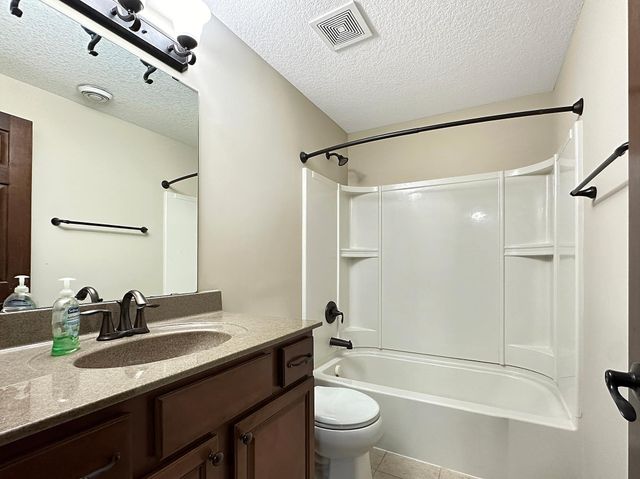 9496 Declaration Drive, Chanhassen, MN 55317
